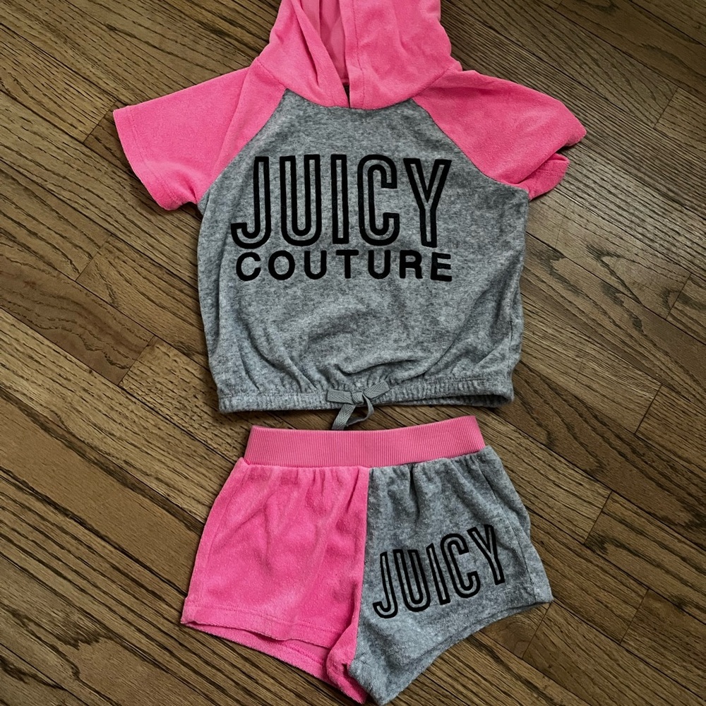 Juicy couture two piece Terry set. Short sleeves and shorts.